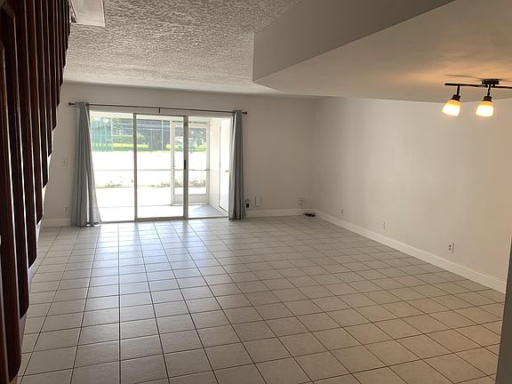 5th image of 3715 Savoy Ln APT B
