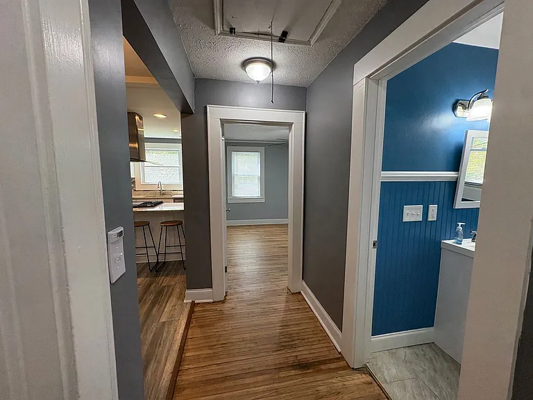 10 Charlotte St — Photo 7