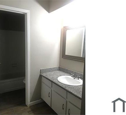 4th image of 5625 Antoine Dr #707