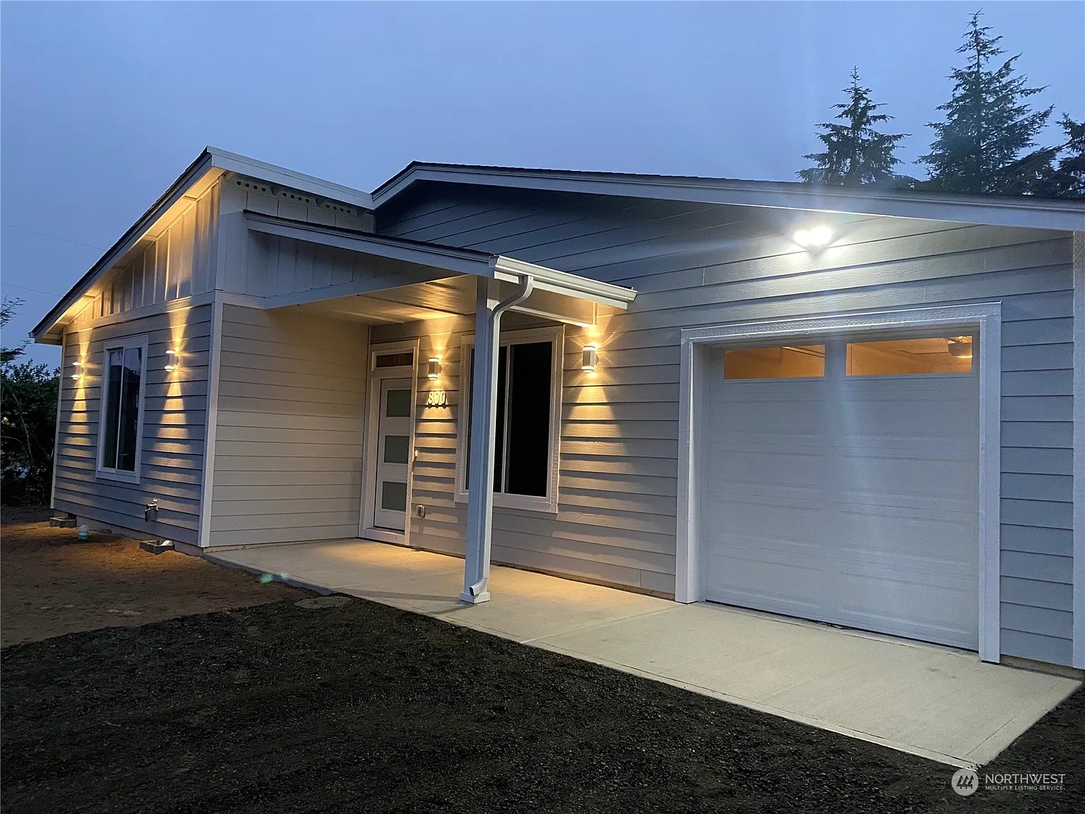 800 Tyee Court SW photo 1