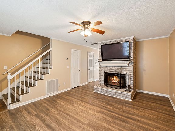 3rd image of 1011 Silver Point Dr