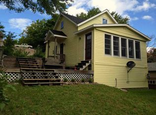 906 W Bluff St, Marquette, MI 49855