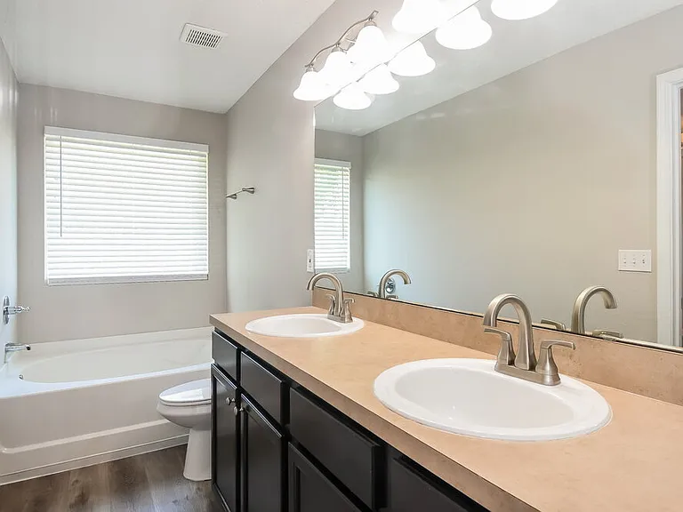 1403 Creek Point Blvd — Photo 11