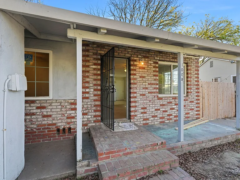 1008 Gemini Ct #2 — Photo 24