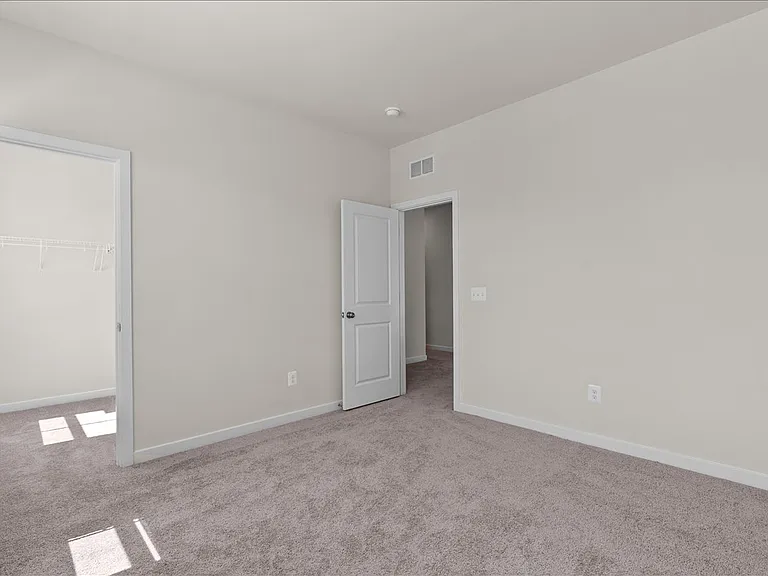 128 Thornton Way — Photo 46