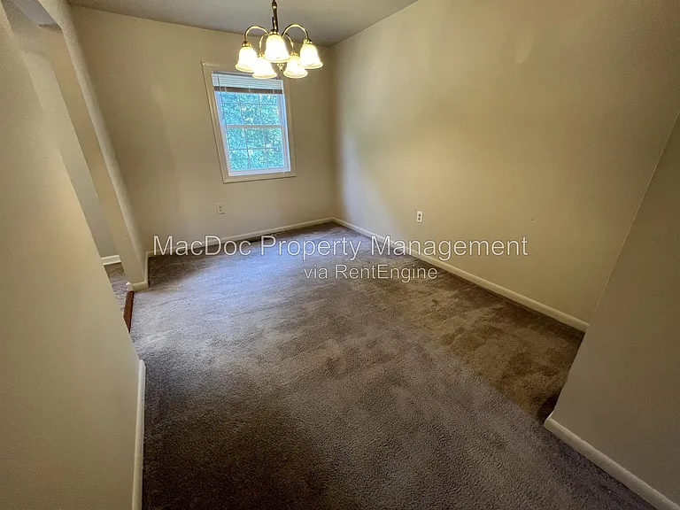 14611 Earlham Ct — Photo 5