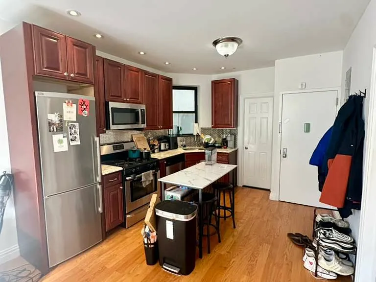 749 9th Ave #401 — Photo 3