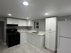 4033 W Crystal St, Chicago, IL