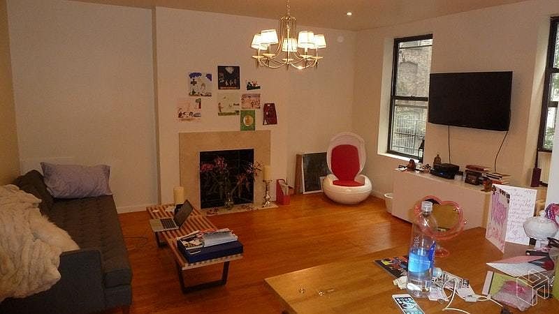 1st image of 435 E 6th St APT 2R