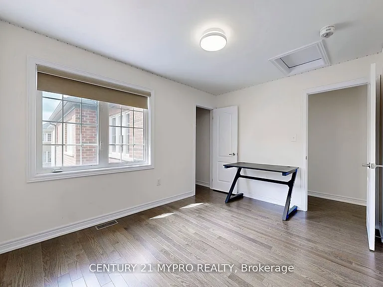 13 N Rexford Dr — Photo 21