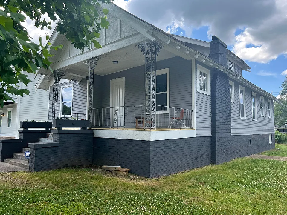 2400 Bailey Ave