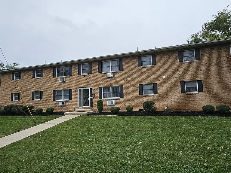 305 Thomas Dr #8 — Photo 13