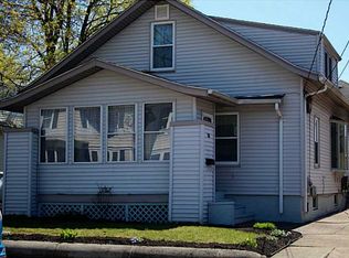 39 Whittier Rd, Pawtucket, RI 02861