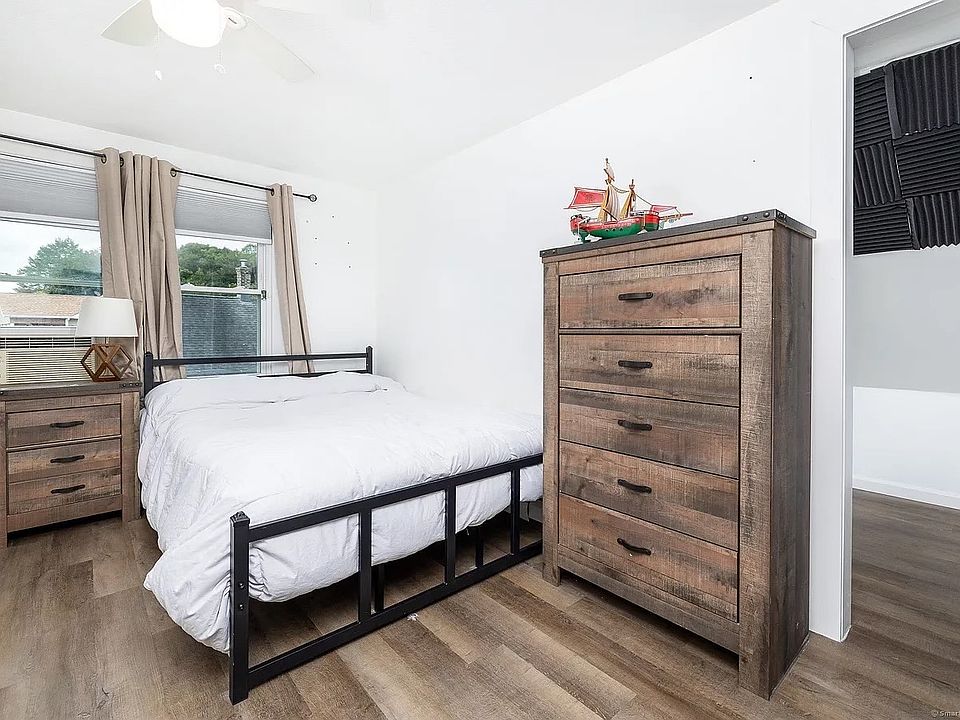 1st image of 29 1/2 Mountain St #7