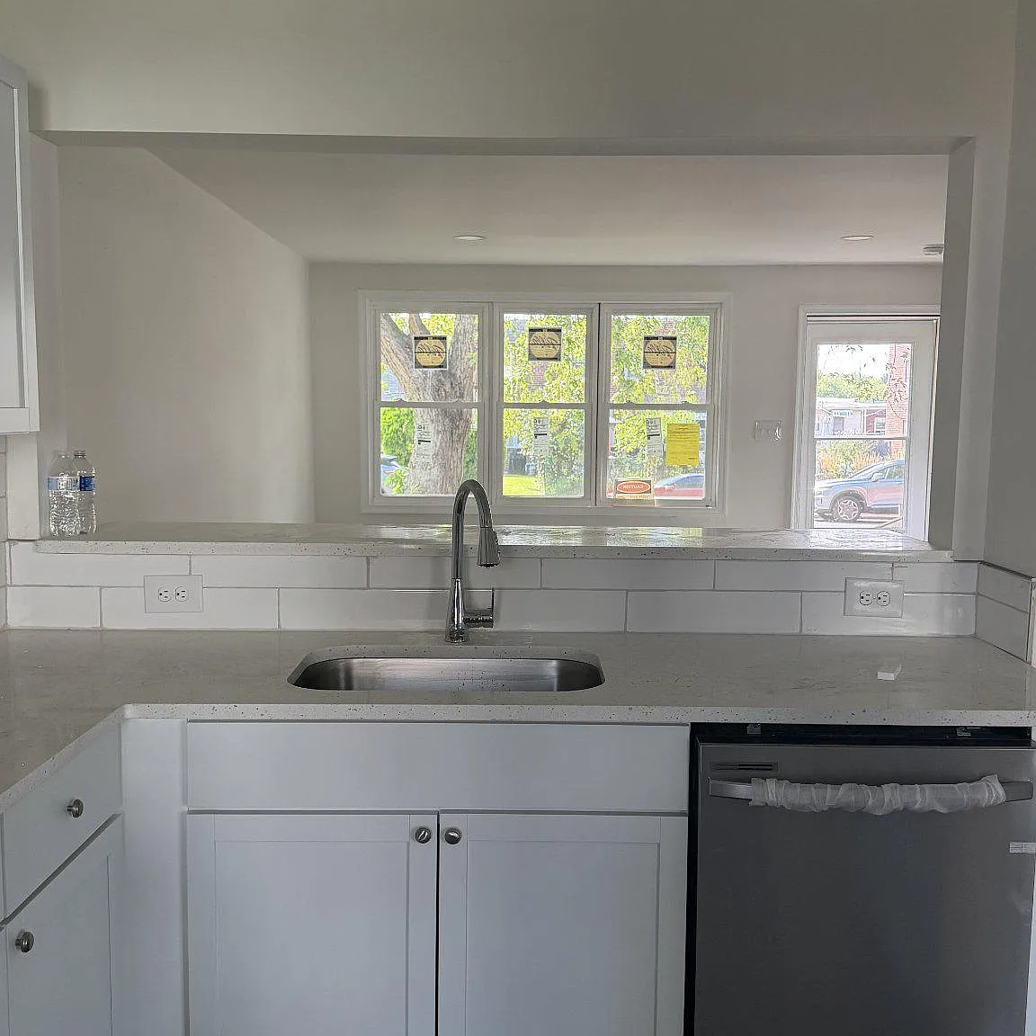 3 bed, 2.5 bath, 1402 sqft, $2,400 — Photo 4