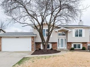 1941 Driftwood Trails Dr, Florissant, MO 63031