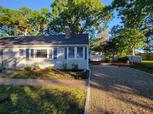 21 Sibley Dr, West Yarmouth, MA 02673