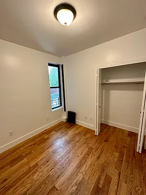 Rented by Max Apt LLC | media 17