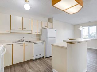 Huntington Court Coachhomes, Edmonton, AB T6H 5Y9
