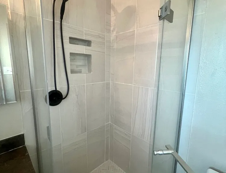 7413 Meadow Dale Dr — Photo 12