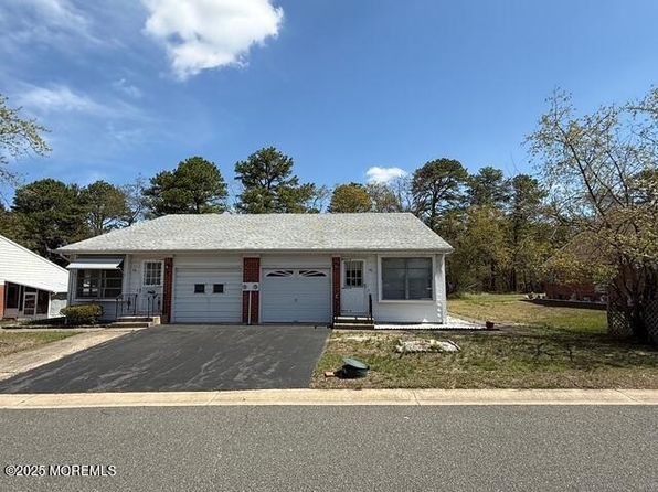 39 Independence Parkway UNIT B, Whiting, NJ 08759