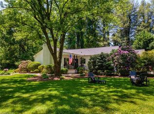 1041 Kanuga Rd, Hendersonville, NC 28739