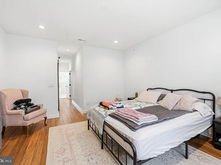 2604 Reed St — Photo 34