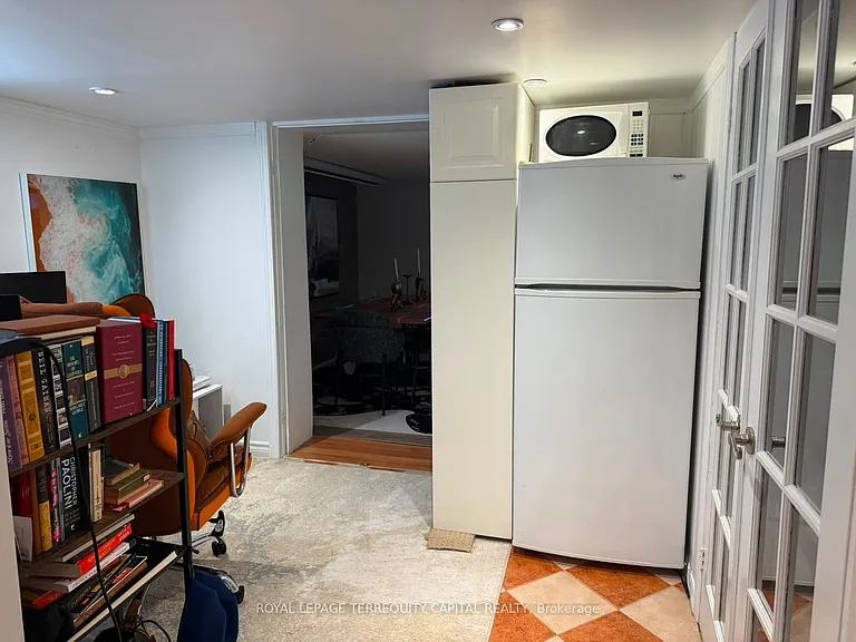 29 Glamis Ave #LOWER — Photo 12