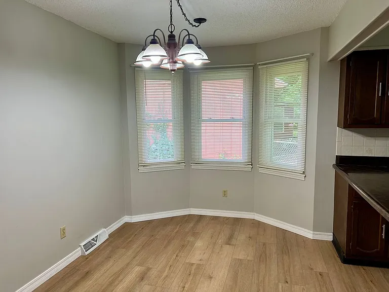 903 E Cambridge St — Photo 4