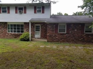 12 Black Matt Rd, Douglassville, PA 19518