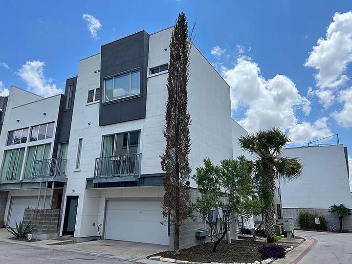 4801 S Congress Ave #J1 — Photo 16