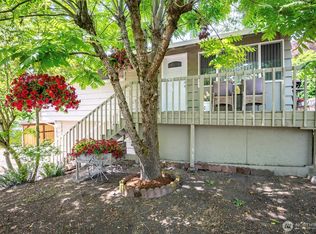 110 S 198th Pl, Seattle, WA 98148