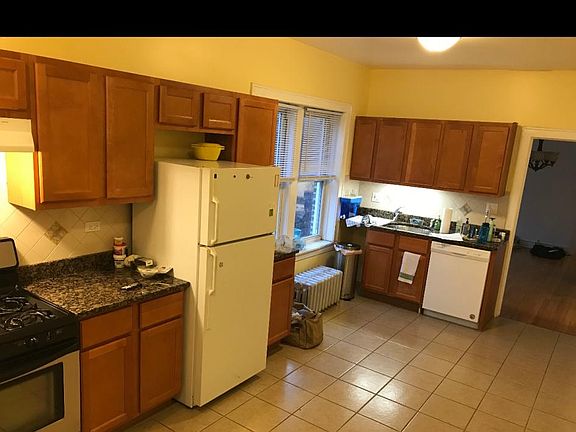 4th image of 2705 W Winnemac Ave #2