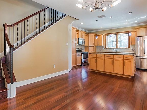 4th image of 5820 S 6th St