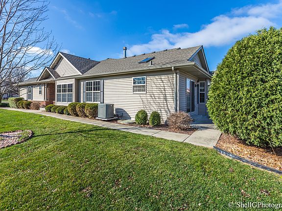 4th image of 15494 Kennedy Ct