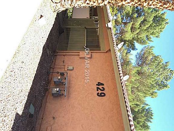 3rd image of 429 N Lamb Blvd