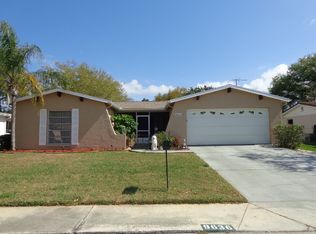 9636 Lakeside Ln, Port Richey, FL 34668