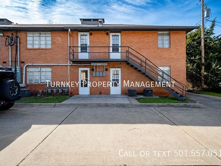 615 Sherman St #D — Photo 13