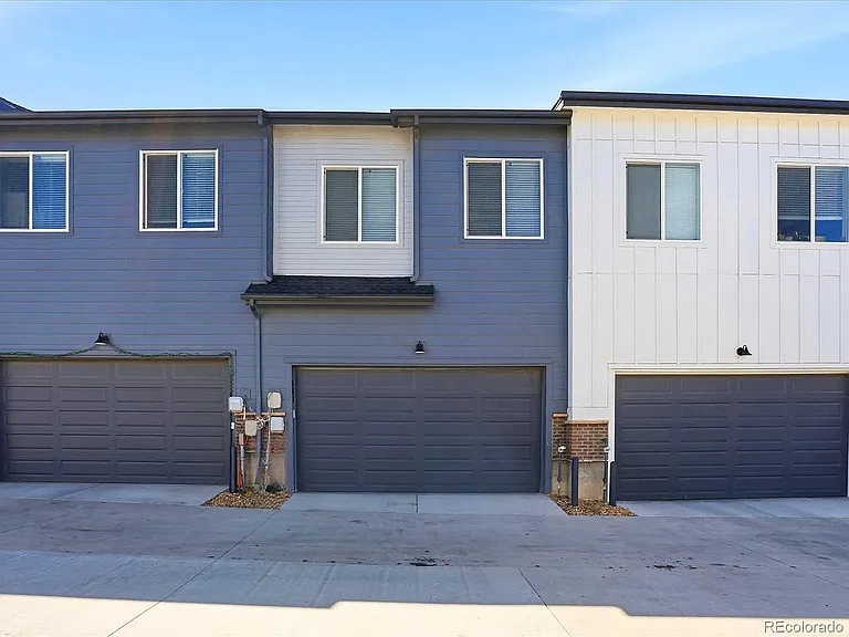 463 Millwall Cir — Photo 32