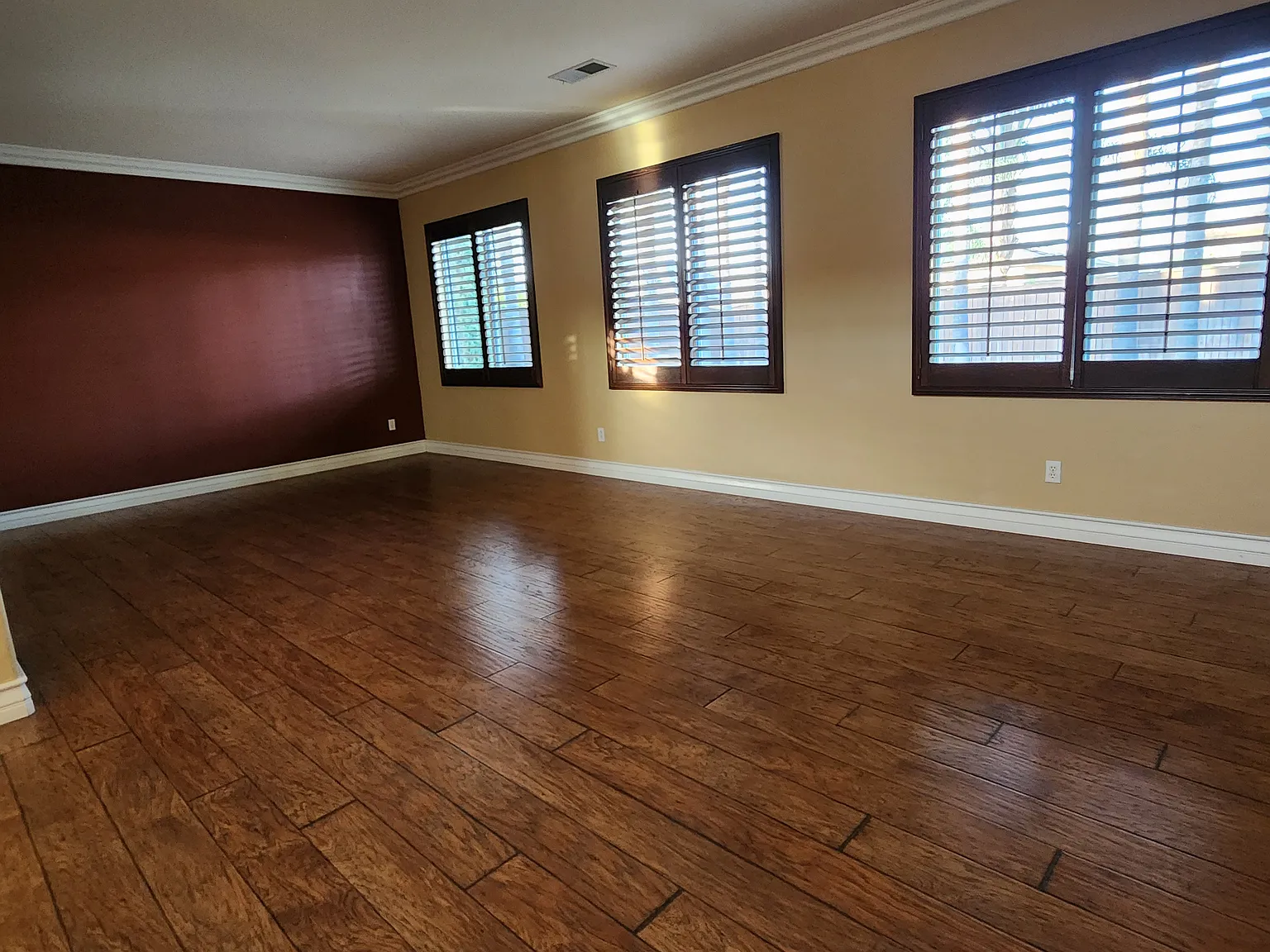 4 bed, 3.5 bath, 3200 sqft, $3,800 — Photo 4