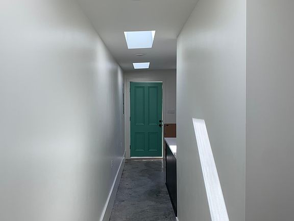 5th image of 925 1st St