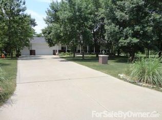 7450 NW 100th St, Johnston, IA 50131