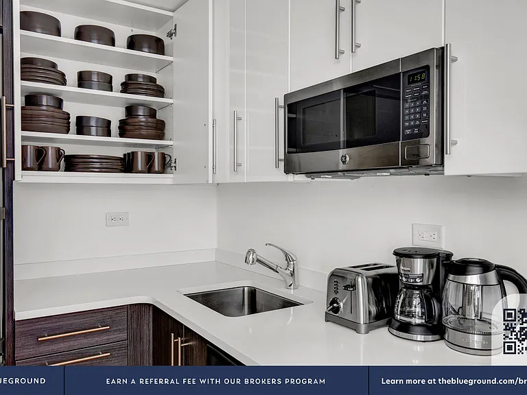 360 W 34th St #Townhouse 10 — Photo 9