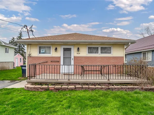 924 Erie Rd, Irving, NY 14081