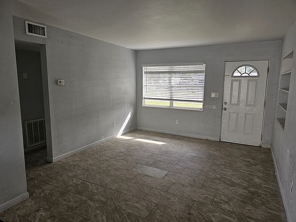 3rd image of 5501 93rd Ave