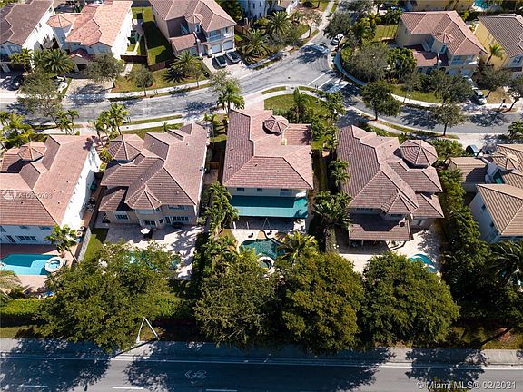 3rd image of 6904 NW 113th Pl