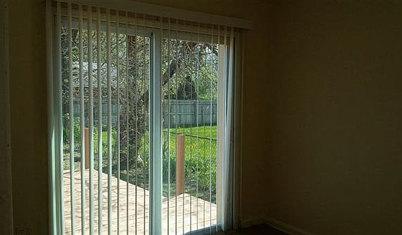 5. 111 Elizabeth Lake- Living (2)