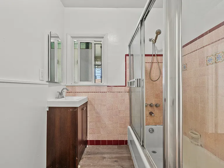 1322 S Van Ness Ave #4 — Photo 13