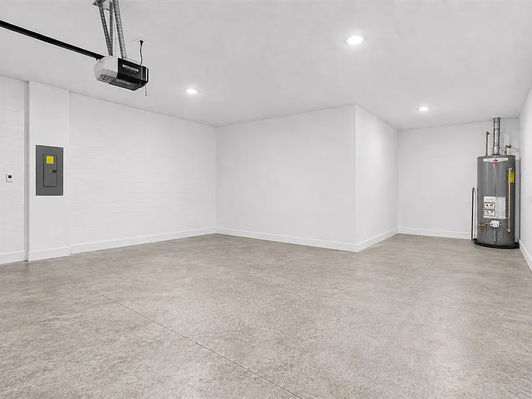10009 Surrey Rose Dr — Photo 29
