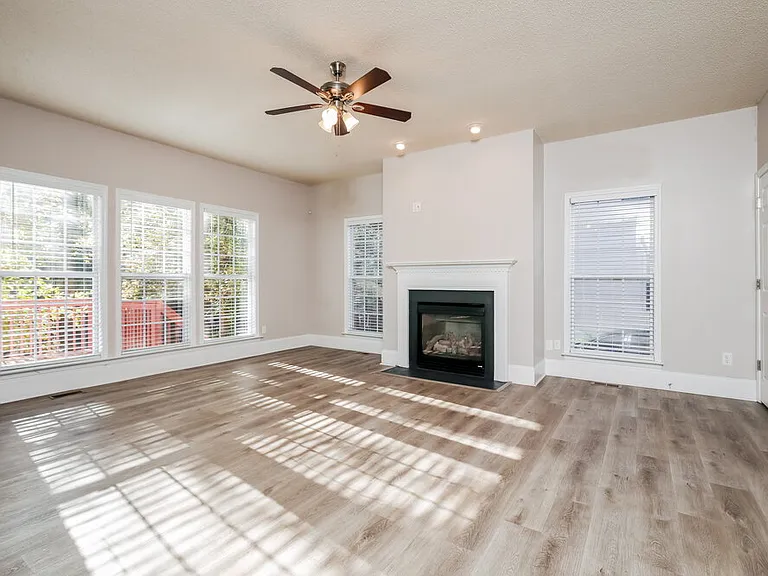 8524 Bratt Ave — Photo 6